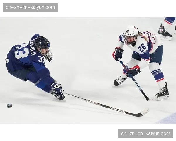 芬兰冰球团队打法解析：强力回防与快速转换的现代冰球哲学
